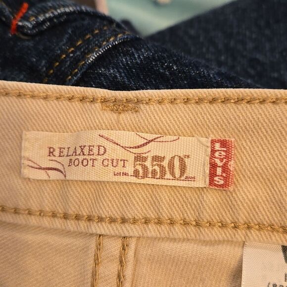 Levi's Relaxed Fit Bootcut 550 Cream Denim Jeans - Picture 5 of 6